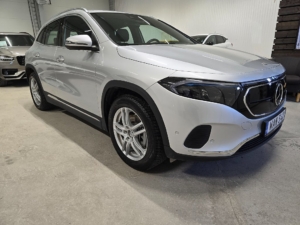 Alternative view of Mercedes-Benz EQA 300 4MATIC Progressive Line *Gotlandsbil *1 ägare *Drag - 2023