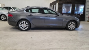 Jaguar XE 20d Euro 6 - 2019 - Bild 5