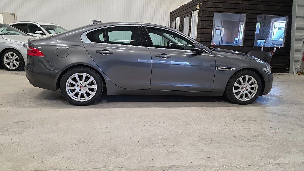 Jaguar XE 20d Euro 6 - 2019 - Bild 5