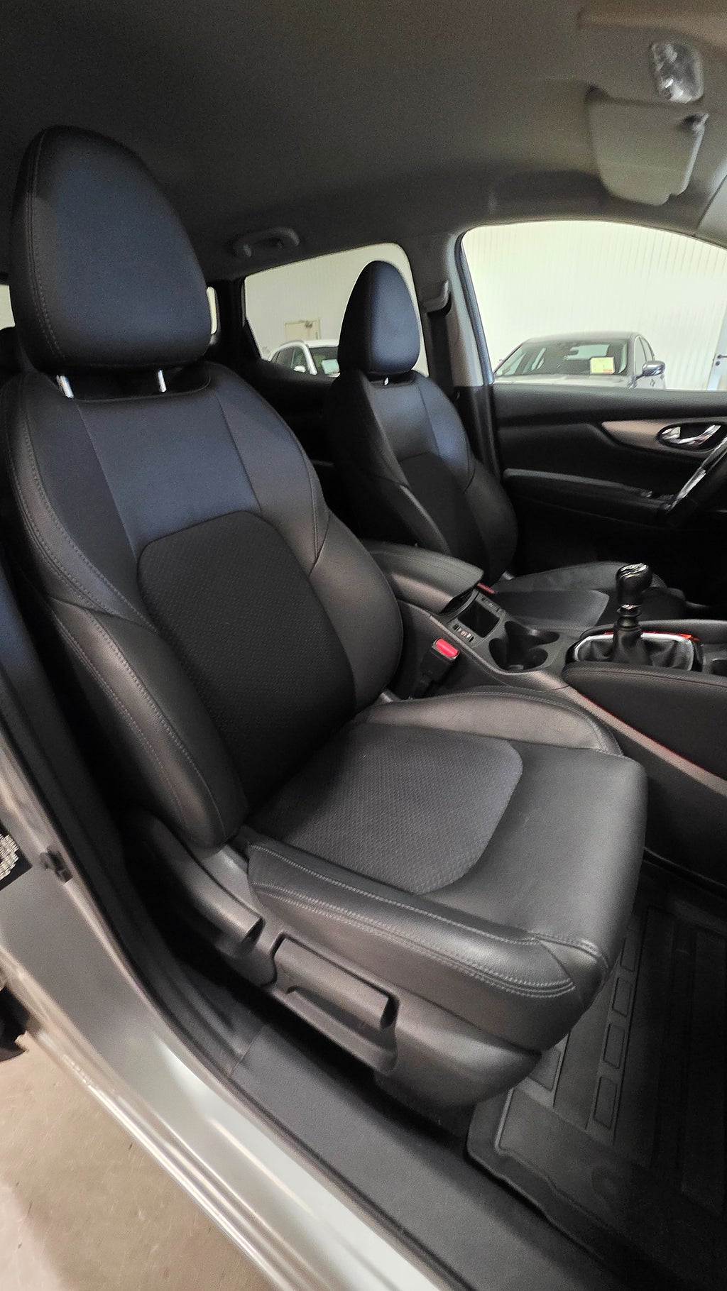 Nissan Qashqai 1.2 DIG-T Tekna *Navigation *Backkamera *Vhjul 6600 mil - 2018 - Bild 23