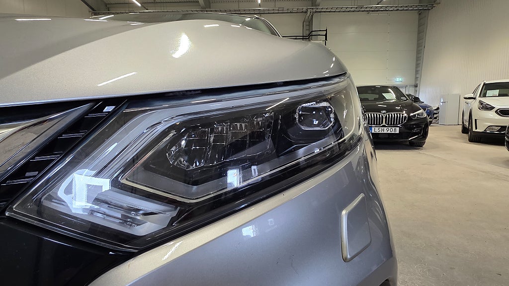 Nissan Qashqai 1.2 DIG-T Tekna *Navigation *Backkamera *Vhjul 6600 mil - 2018 - Bild 8