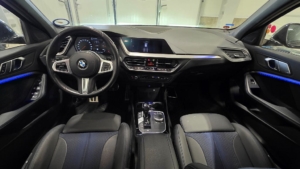 BMW 118I M-Sport *Automat *1 ägare *Gotlandsbil *Drag - 2021 - Bild 23