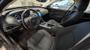 Jaguar XE 20d Euro 6 - 2019 - Bild 12