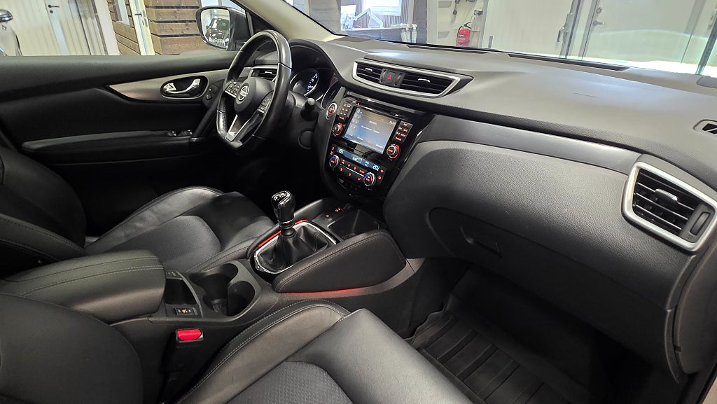Nissan Qashqai 1.2 DIG-T Tekna *Navigation *Backkamera *Vhjul 6600 mil - 2018 - Bild 22