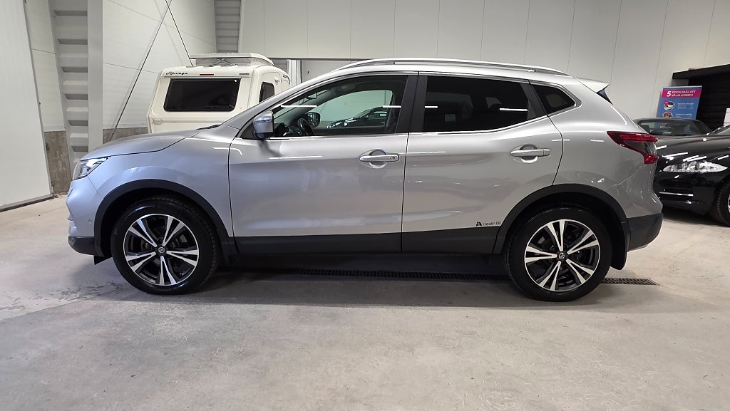 Nissan Qashqai 1.2 DIG-T Tekna *Navigation *Backkamera *Vhjul 6600 mil - 2018 - Bild 2