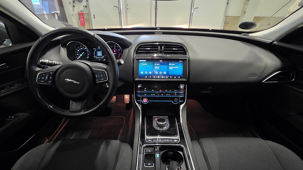 Jaguar XE 20d Euro 6 - 2019 - Bild 15
