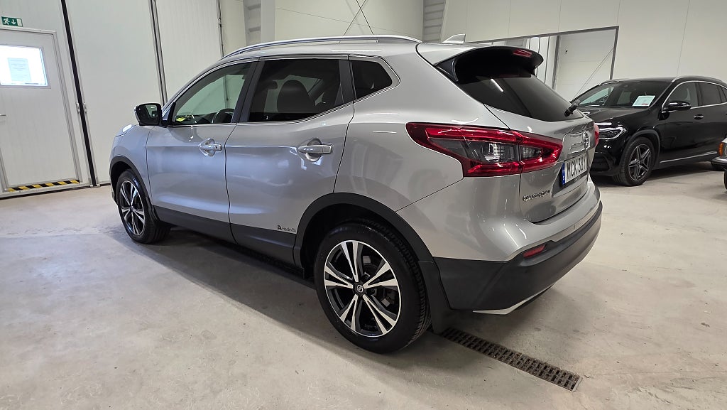 Nissan Qashqai 1.2 DIG-T Tekna *Navigation *Backkamera *Vhjul 6600 mil - 2018 - Bild 3