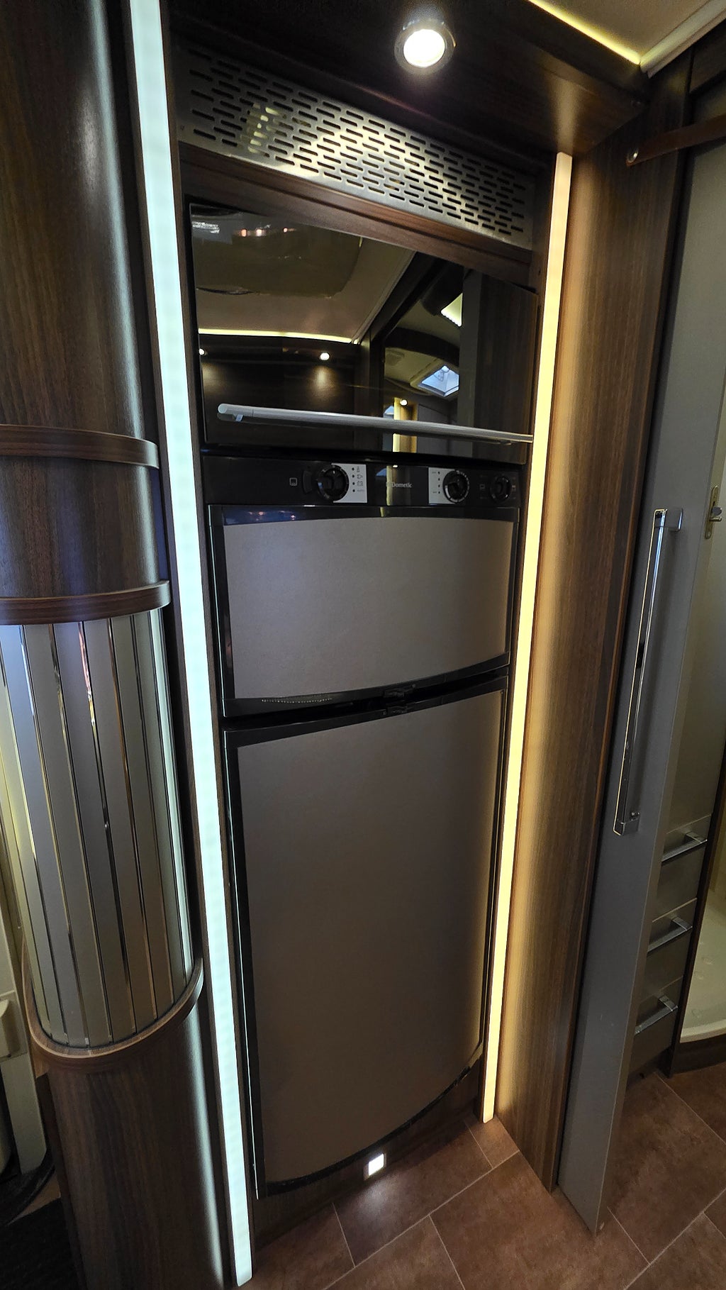 Bürstner Elegans i 810 Långbädd Alde AC Läder - 2010 - Bild 23