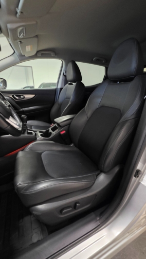 Nissan Qashqai 1.2 DIG-T Tekna *Navigation *Backkamera *Vhjul 6600 mil - 2018 - Bild 15