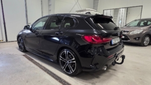 BMW 118I M-Sport *Automat *1 ägare *Gotlandsbil *Drag - 2021 - Bild 3