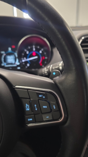 Jaguar XE 20d Euro 6 - 2019 - Bild 25