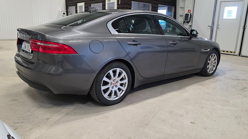 Jaguar XE 20d Euro 6 - 2019 - Bild 4
