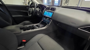 Jaguar XE 20d Euro 6 - 2019 - Bild 21