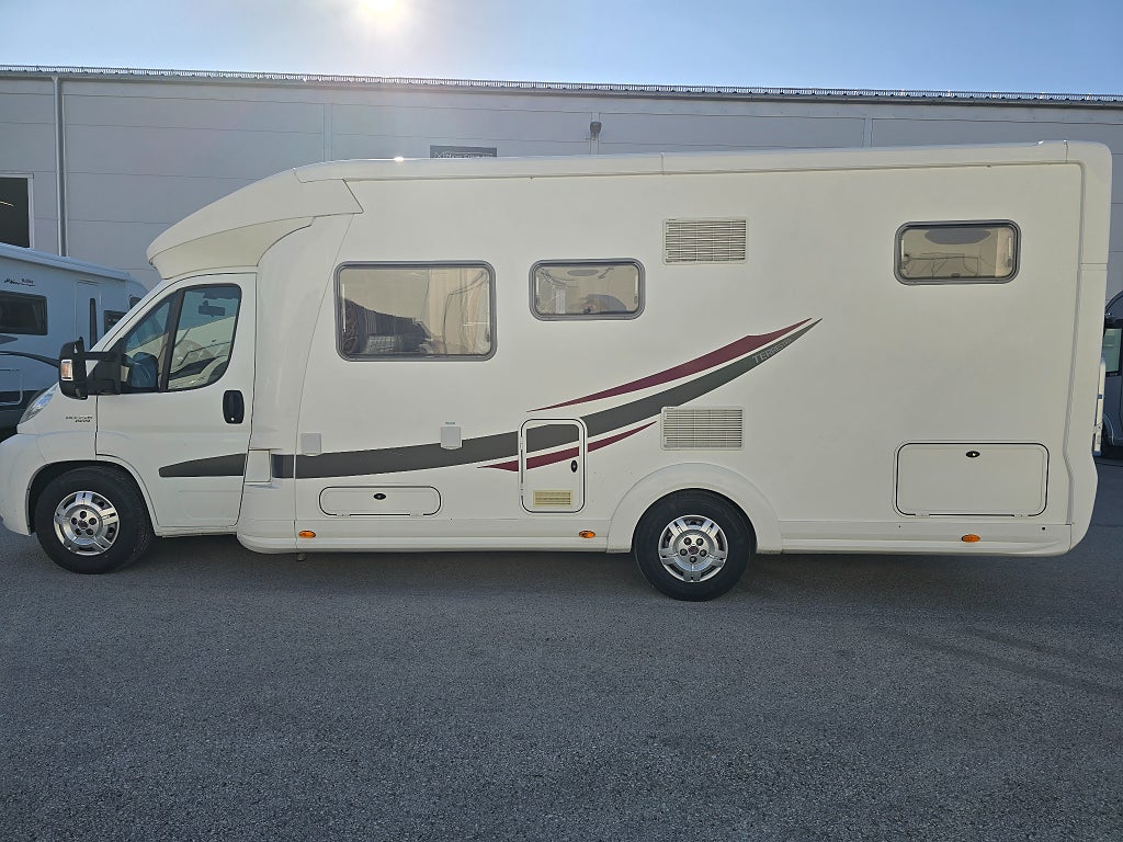 Eura Mobil Terrestra 710 *Dubbelsäng *Markis *Endast 3900 mil - 2011 - Bild 6