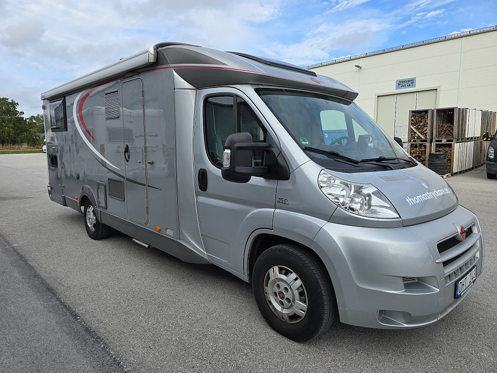 Bürstner Nexxo T728 *Långbäddar *Markis *Solceller - 2012