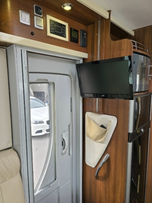 McLouis Nevis 876G *Queensbed *Taksäng *Ugn *Solcell *5700 mil - 2013 - Bild 18