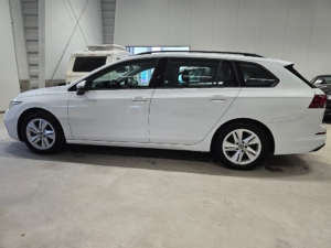 Volkswagen Golf I SC 1.5 eTSI ACT Base *Automat *Dragkrok *Backkamera - 2023 - Bild 9