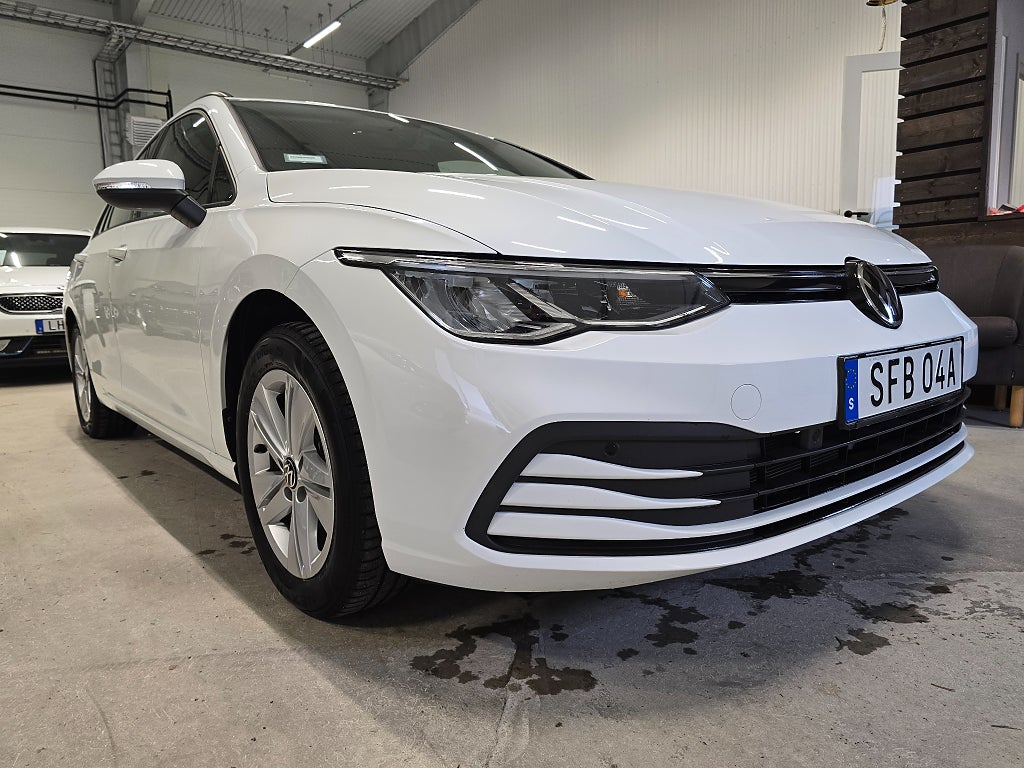 Volkswagen Golf I SC 1.5 eTSI ACT Base *Automat *Dragkrok *Backkamera - 2023 - Bild 11
