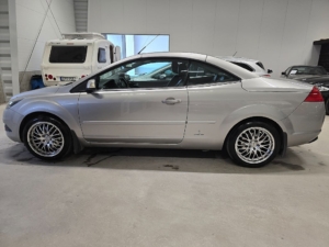 Ford Focus CC CC 2.0 Titanium *Skinn *Vinterhjul *2 brukare - 2008 - Bild 9