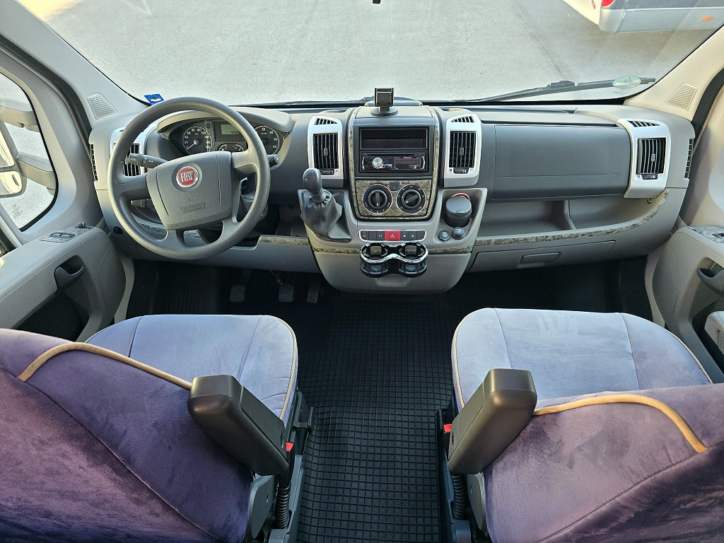 Eura Mobil Terrestra 710 *Dubbelsäng *Markis *Endast 3900 mil - 2011 - Bild 13