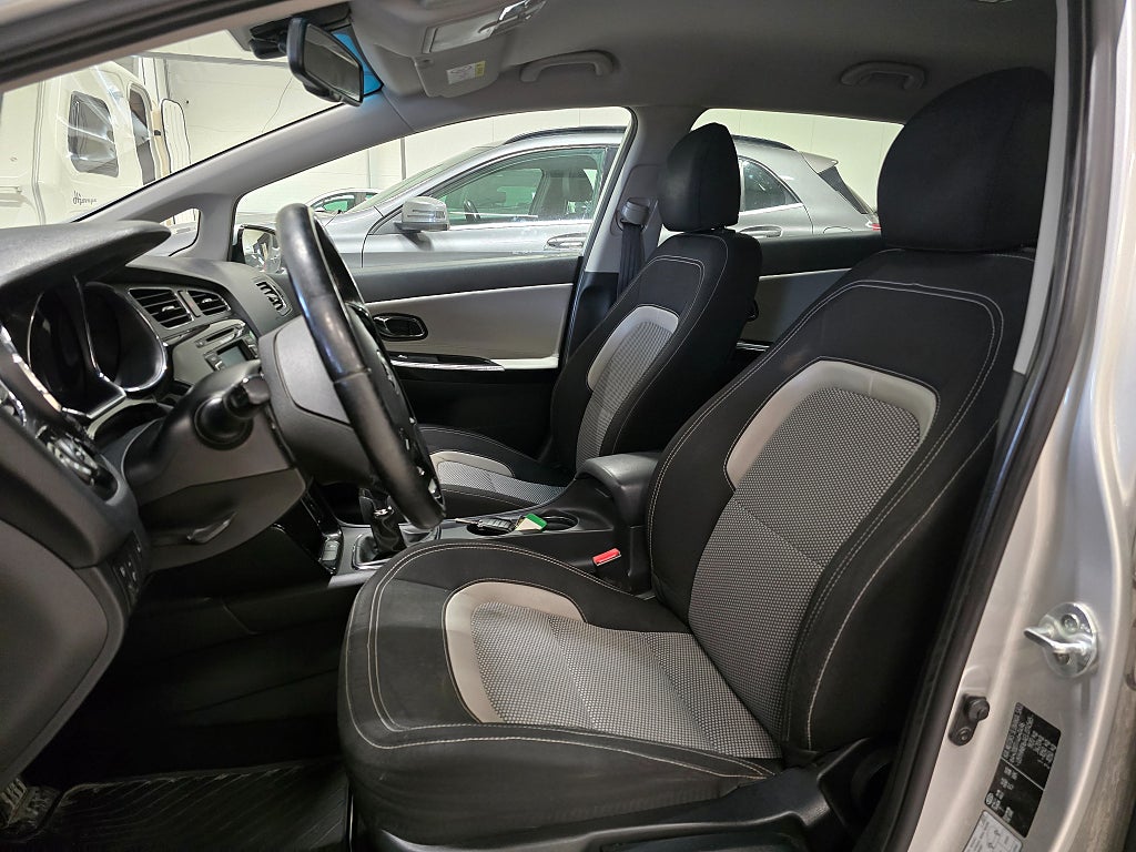 Kia Ceed 1.6 CRDi EX Comfort *Gotlandsbil *Dragkrok - 2014 - Bild 12