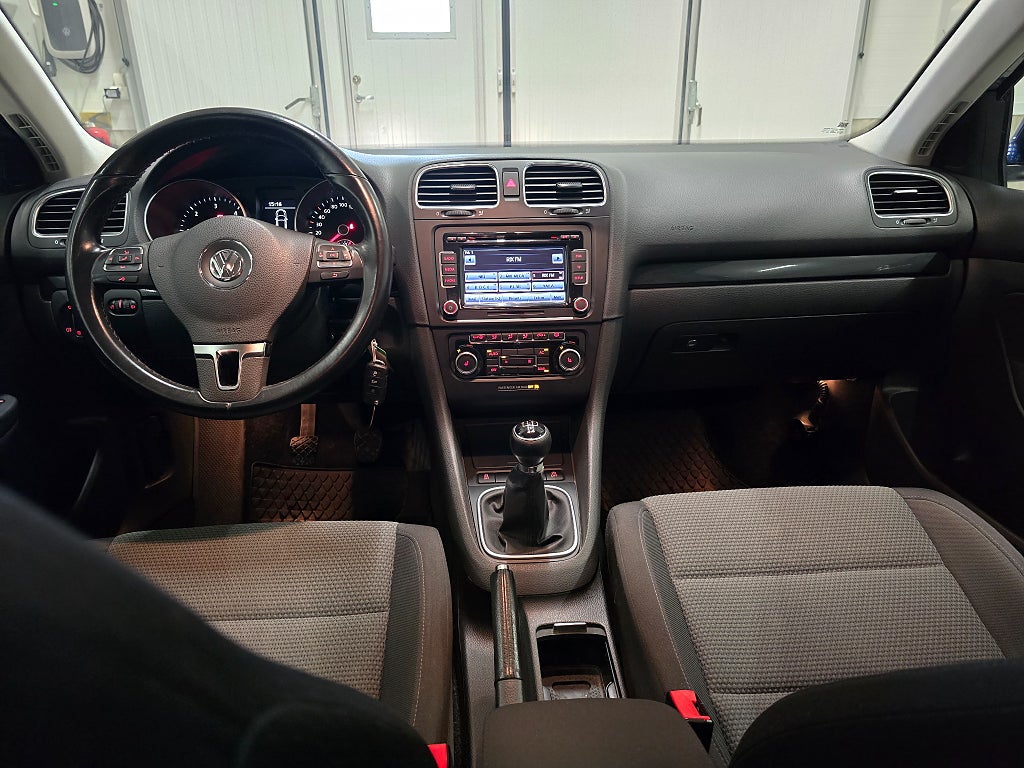 Volkswagen Golf 1.6 TDI DPF BMT Masters *Dragkrok *Motorvärmare - 2012 - Bild 17