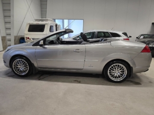 Ford Focus CC CC 2.0 Titanium *Skinn *Vinterhjul *2 brukare - 2008 - Bild 16