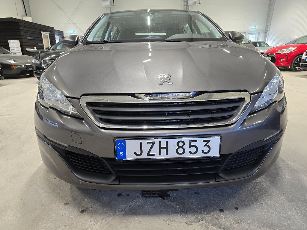 Peugeot 308 1.2 VTi 82 Access Euro 6 *8300 mil *Vinterhjul - 2016 - Bild 2