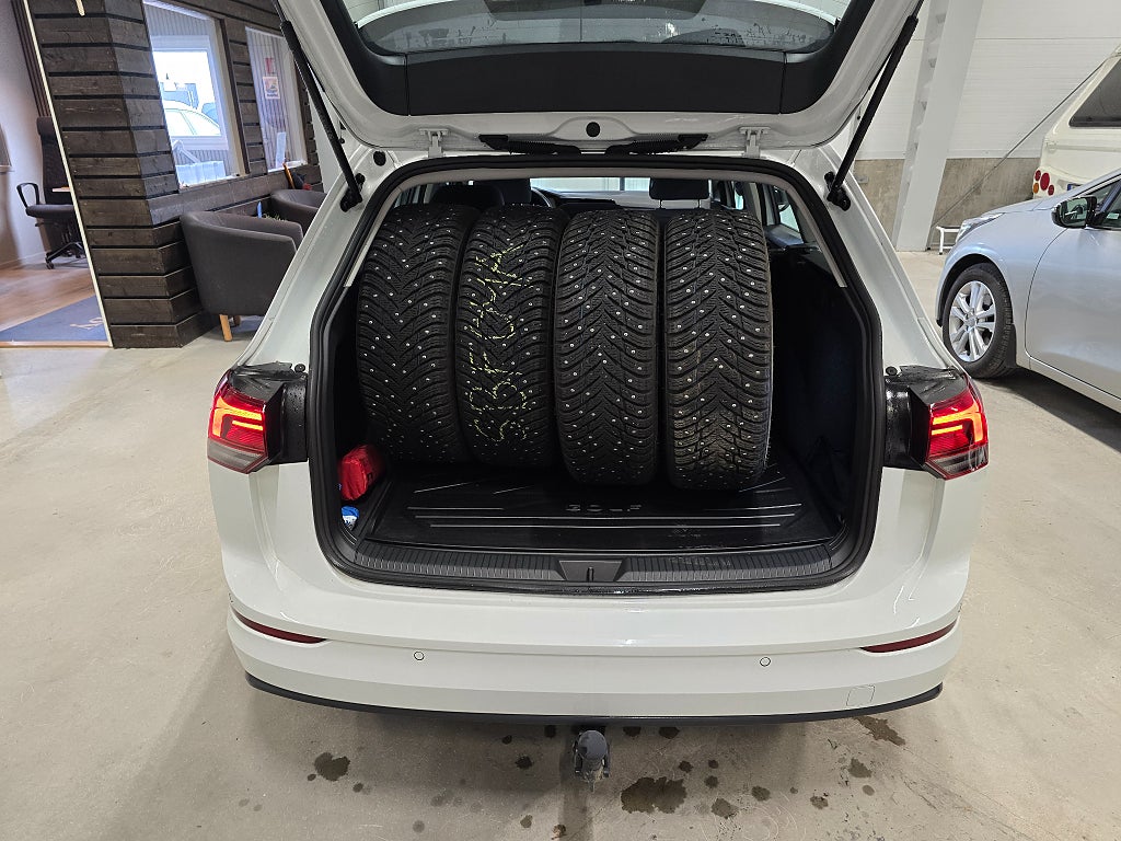 Volkswagen Golf I SC 1.5 eTSI ACT Base *Automat *Dragkrok *Backkamera - 2023 - Bild 22