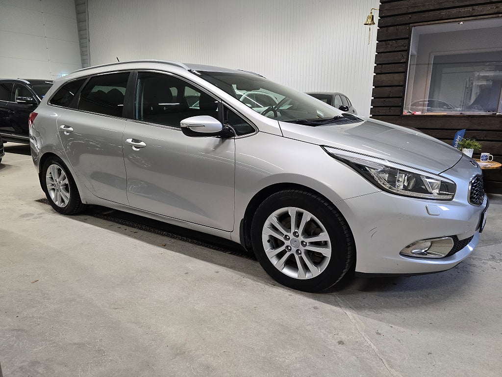 Kia Ceed 1.6 CRDi EX Comfort *Gotlandsbil *Dragkrok - 2014 - Bild 4