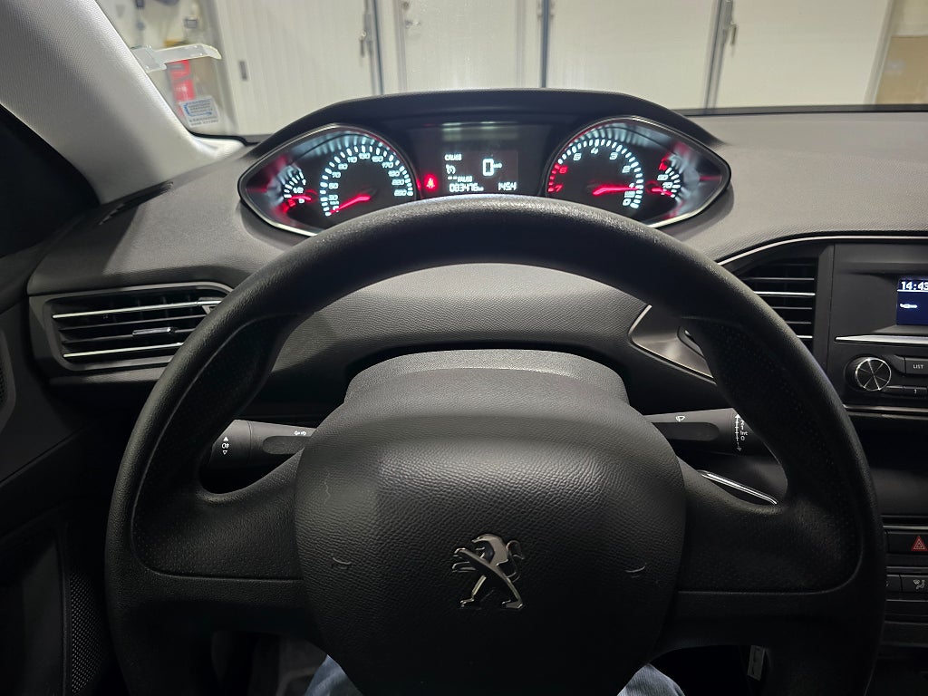 Peugeot 308 1.2 VTi 82 Access Euro 6 *8300 mil *Vinterhjul - 2016 - Bild 15