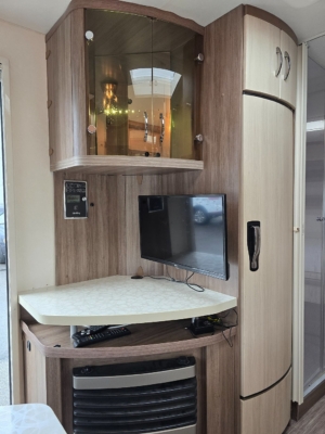 Hobby 560 FFE De Luxe *Queensbed *Förtält *Dusch *Markis - 2014 - Bild 14
