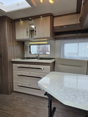 Hobby 560 FFE De Luxe *Queensbed *Förtält *Dusch *Markis - 2014 - Bild 13