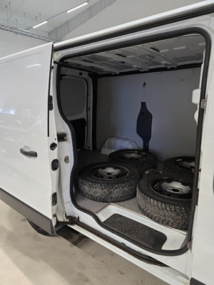 Renault Trafic Skåpbil 2.9t 1.6 dCi *Värmare *Dragkrok *V-hjul - 2017 - Bild 18
