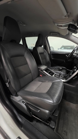 Volvo V70 D3 Momentum Euro 5 - 2012 - Bild 21