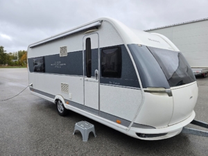 Hobby 560 FFE De Luxe *Queensbed *Förtält *Dusch *Markis - 2014