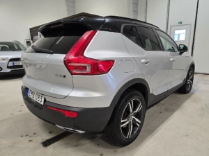 Volvo XC40 D3 AWD Geartronic R-Design *Värmare *6800 mil - 2019 - Bild 6